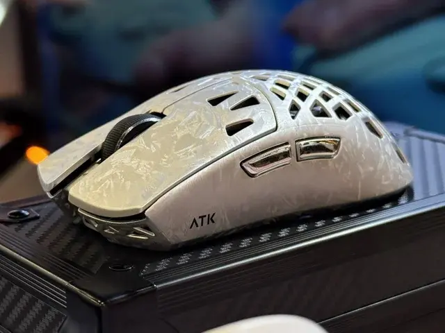 atk-ghost-side-profile-v0-9kum1l9xyccg1.webp